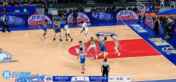 金年会金字招牌信誉至上手感开场热！齐麟兜出来借掩护 直接干拔三分高弧度空心命中！