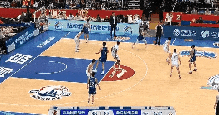 金年会最近很流行哦👀最后1分钟领先18分！青岛郭奇芳“晚安”庆祝！