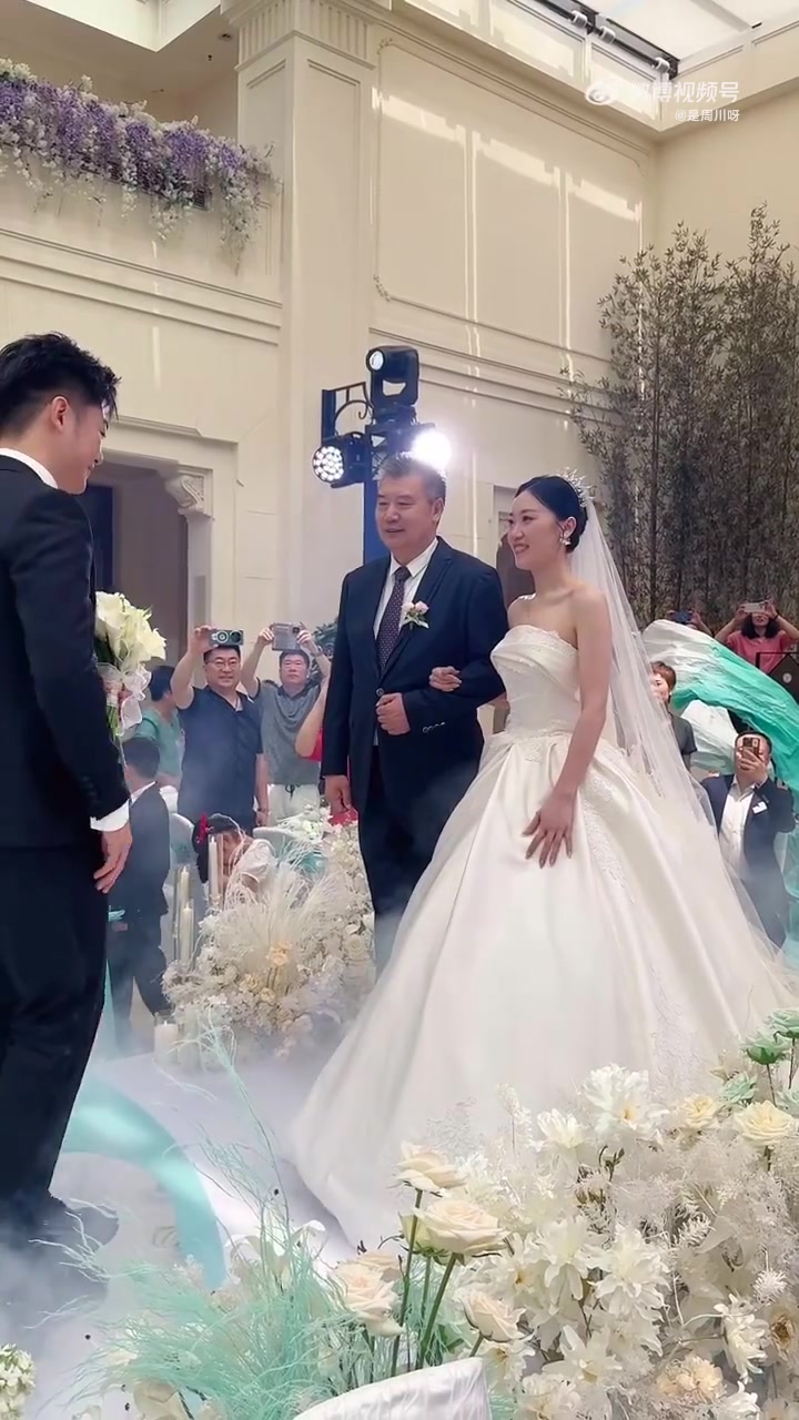 金年会体育国乒总教练李隼女儿大婚 王楠张怡宁李晓霞到场 孙颖莎等视频祝福